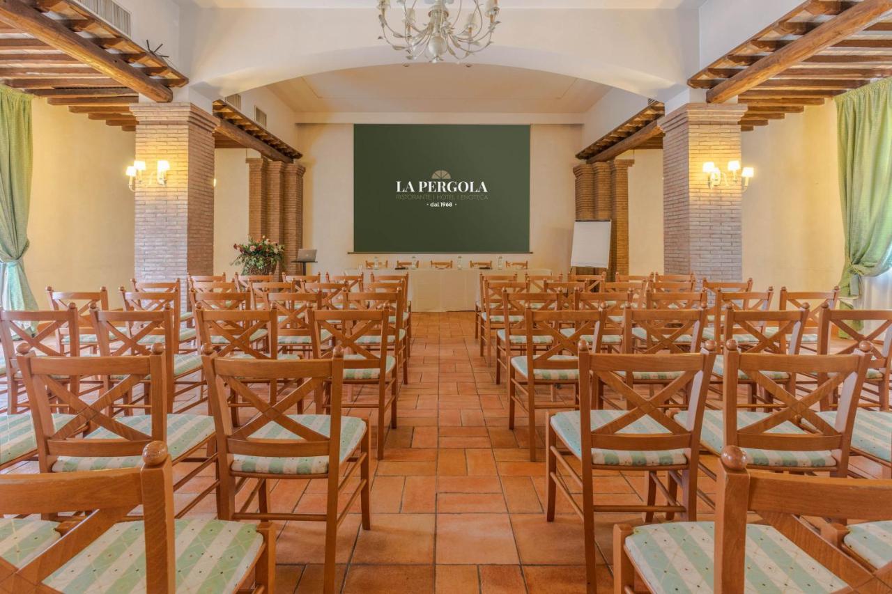 Hotel Ristorante La Pergola Magliano Sabina Esterno foto