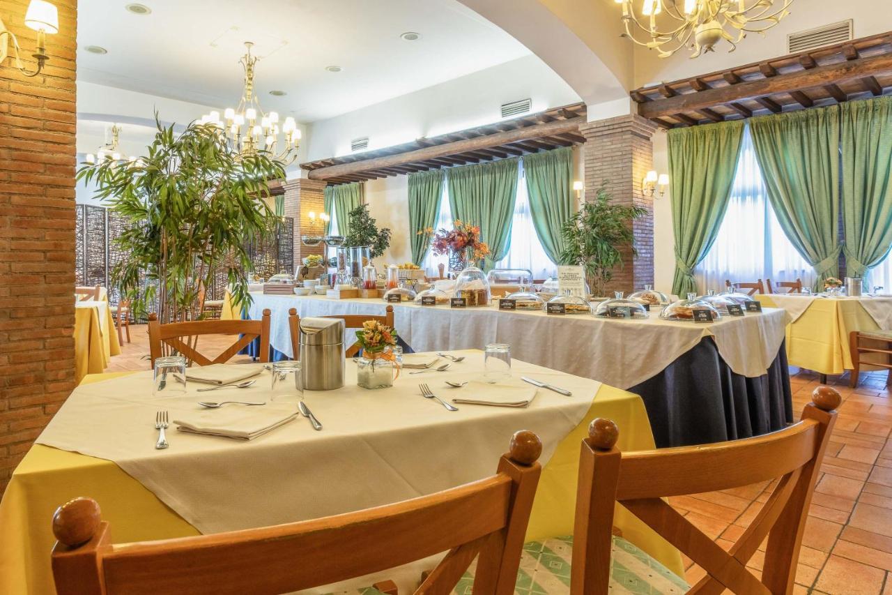 Hotel Ristorante La Pergola Magliano Sabina Esterno foto
