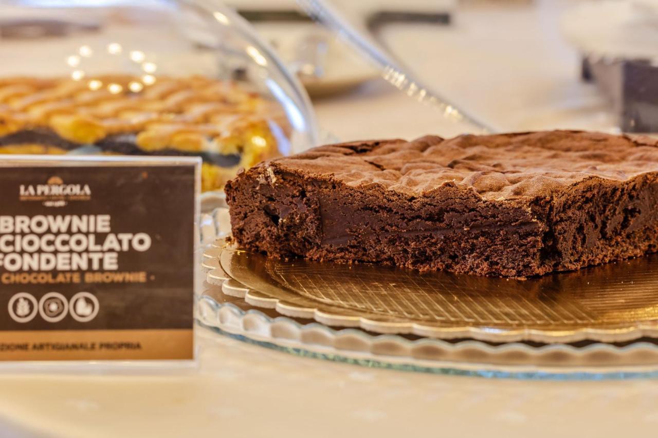 Hotel Ristorante La Pergola Magliano Sabina Esterno foto